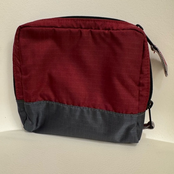 L.L Bean Travel Zip Pouch - Picture 2 of 6